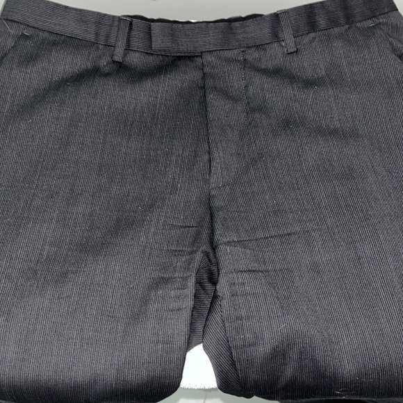 Hugo Boss Dress Pants, Charcoal. VGUC. 100% Virgin Wool waist 32” inseam 31” - Picture 9 of 16